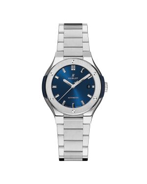 Montre Hublot Classic Fusion Blue tout en Titane